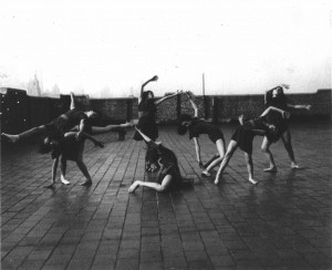 dancinggirls2 Girls Dancing on Roof