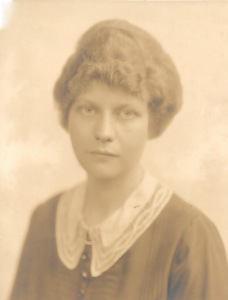 Anna "Star" Kempshall, Circa 1909